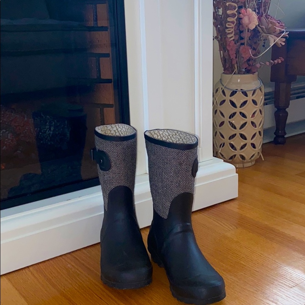 Rain boots